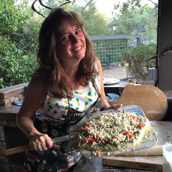 Meet your Posher, Lisa - Picture 1 of 1